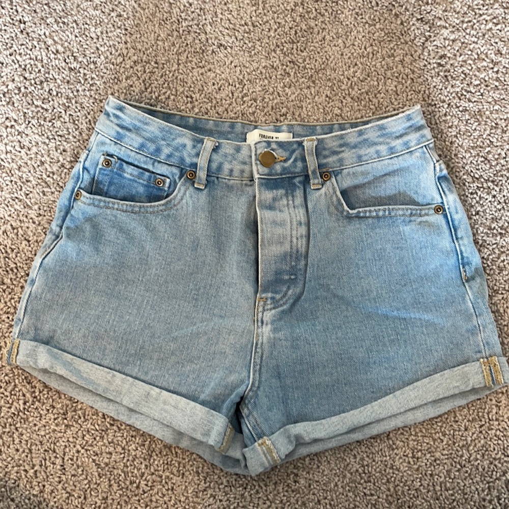 Forever21 jean shorts size 27